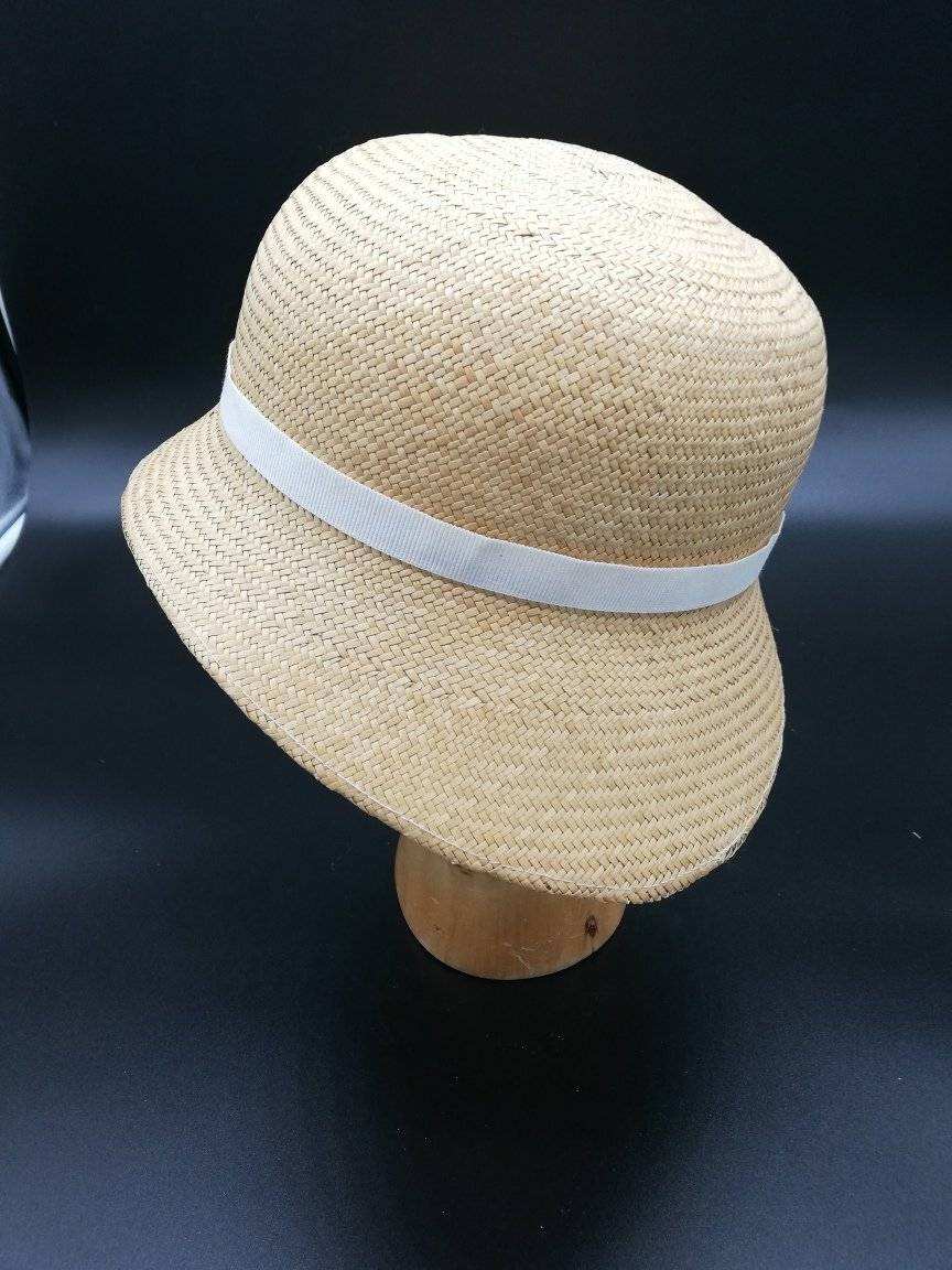 De L'Autre Cote Du Miroir-Chapeaux-Châteauroux-7.3