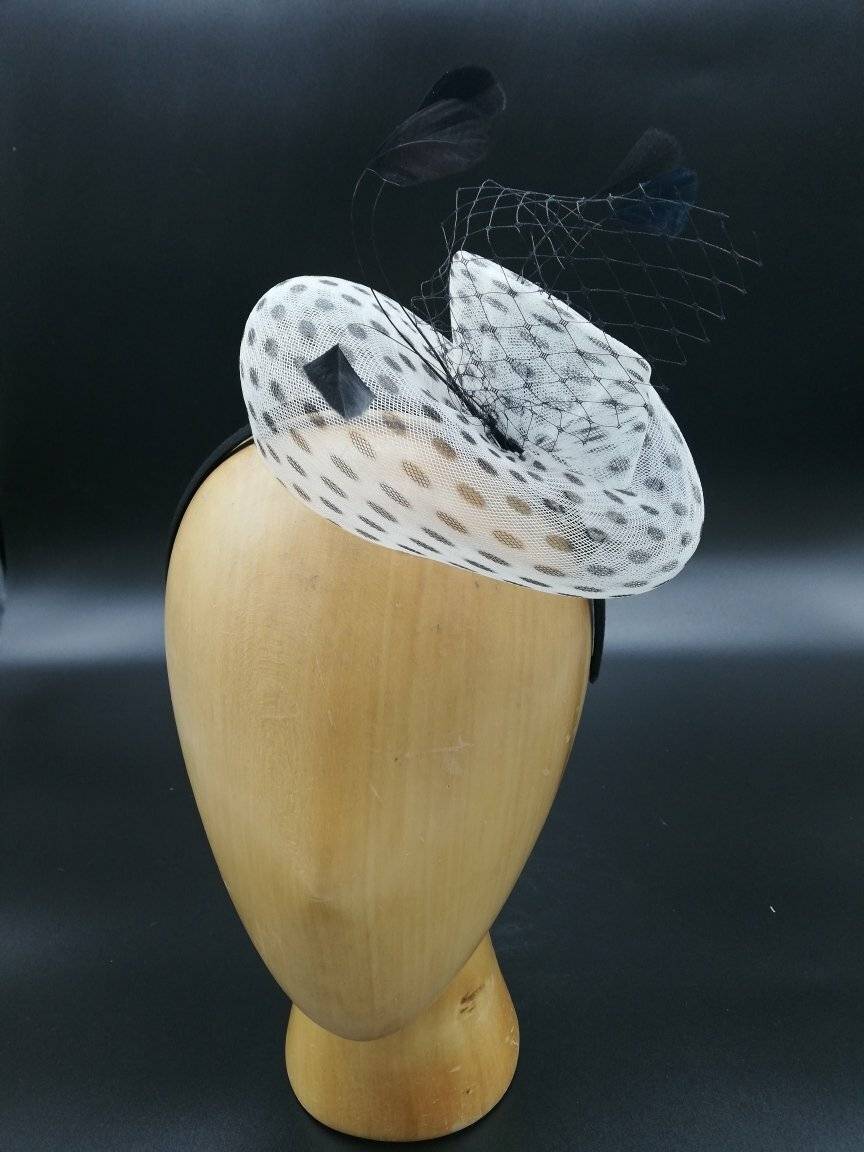 De-L'Autre-Cote-Du-Miroir-Chapeaux-Châteauroux(c28.3)